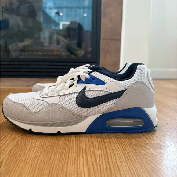 Nike Air Max White Blue Black Men’s Size 11.5 Sneakers NWOT - Picture 2 of 8